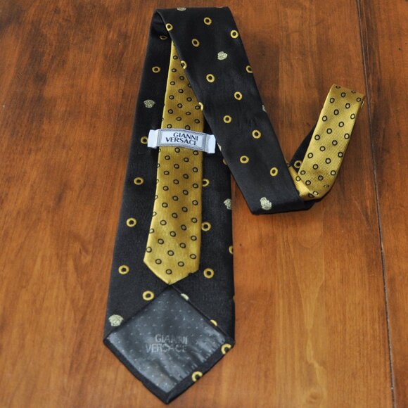 Rare Gianni Versace Black & Gold Ring Medusa 100% Silk Neck Tie Made In Italy. - Picture 3 of 7